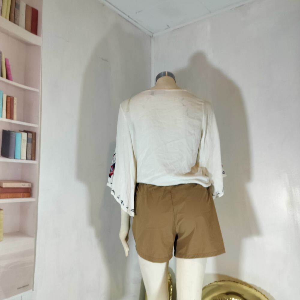 Daytrip Cream Blouse with Red and Blue Floral Embroidery - Picture 3 of 5
